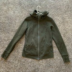 Lululemon Scuba hoodie size 6